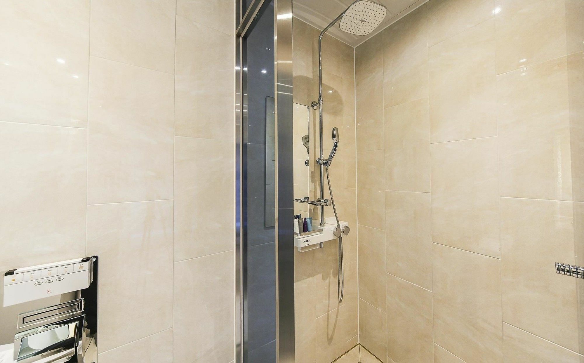 Hotel The One Йосу Экстерьер фото